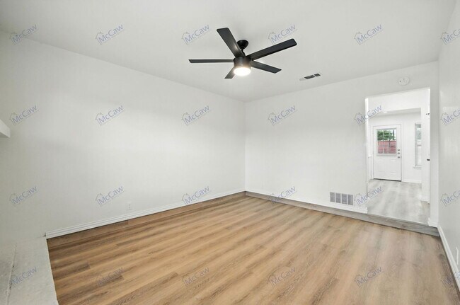 Foto del edificio - 730 Bluebonnet Dr