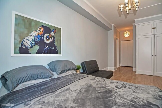 Foto del edificio - 1 br, 2 bath Condo - 6400 N Northwest Hwy