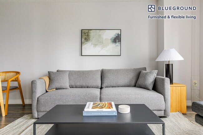 Foto del edificio - 8 W Chestnut St