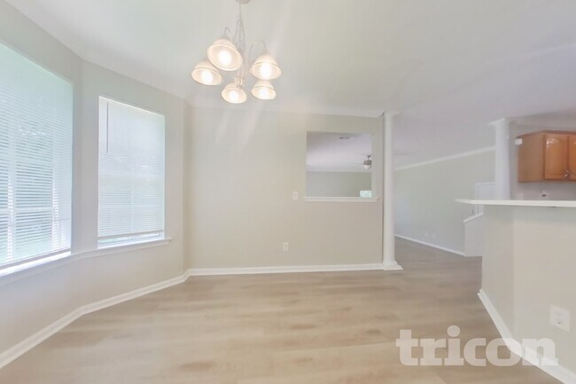 Foto del edificio - 1471 Oakdale Rd