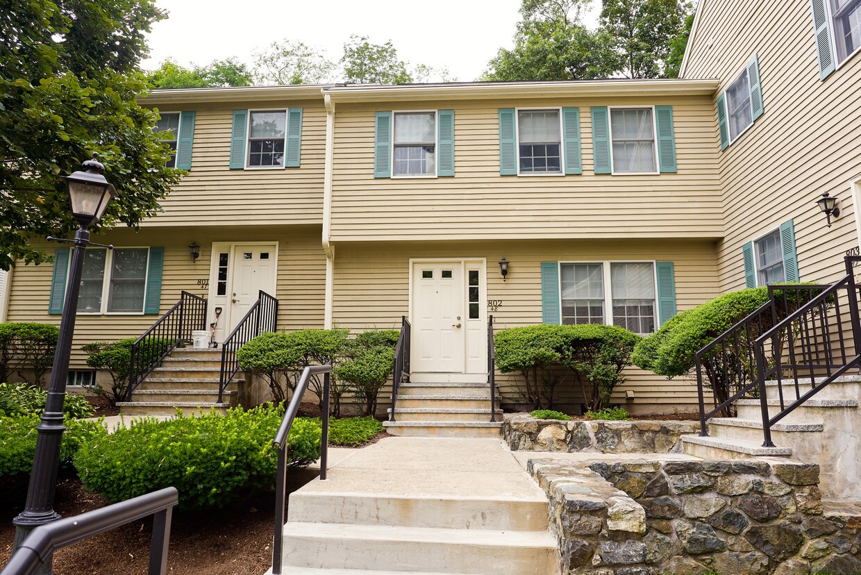 425 Woburn St, Lexington, MA 02420 Townhome Rentals in Lexington MA