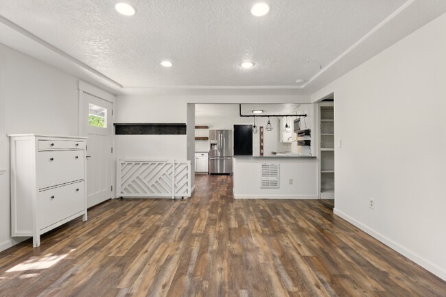 Foto del edificio - 4918 NE 54th St