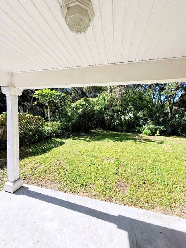 Large Back Yard.... - 1535 N Whitney St