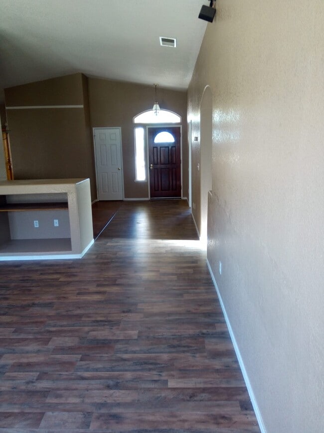 Building Photo - 964 Meadow View Rd