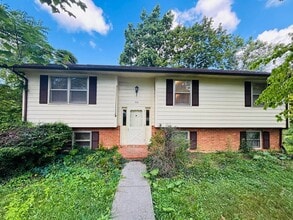 Building Photo - 315 Sunset Blvd