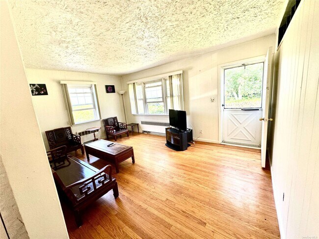 Building Photo - 23 Amityville Rd