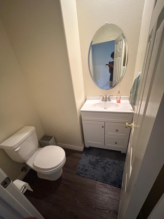 Building Photo - 6061 Sunflower St