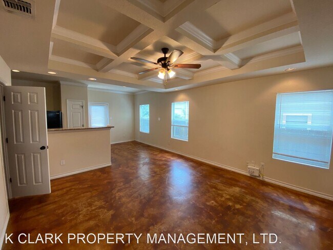 Building Photo - 3 br, 2.5 bath House - 4928 STOWERS BLVD