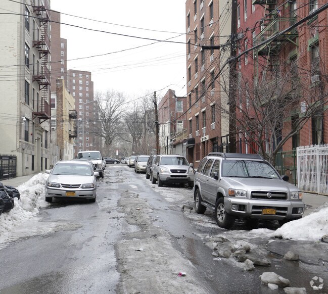 Building Photo - 378 E 154th St