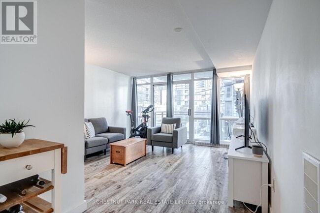 Photo du bâtiment - 11 Brunel Ct