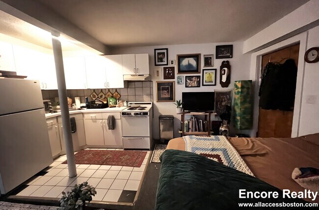 Building Photo - 226 Parker Hill Ave