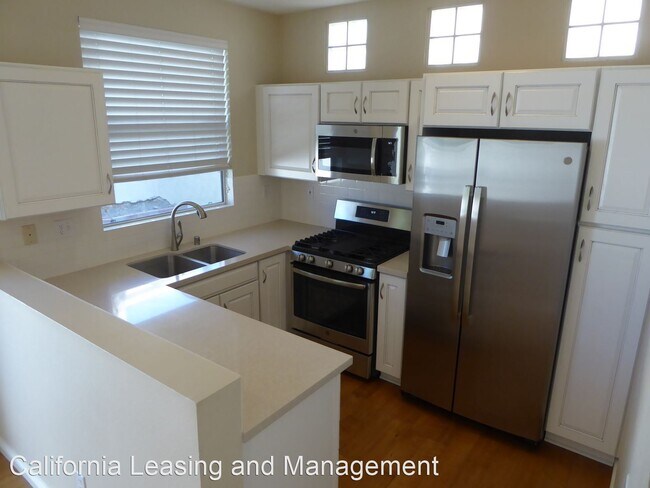 Building Photo - 27837 Skycrest Cir Dr