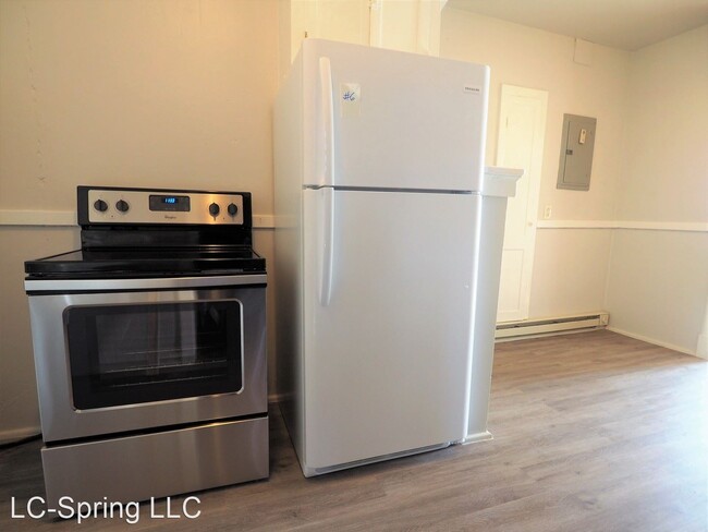 Building Photo - 3747 Dunnica Ave