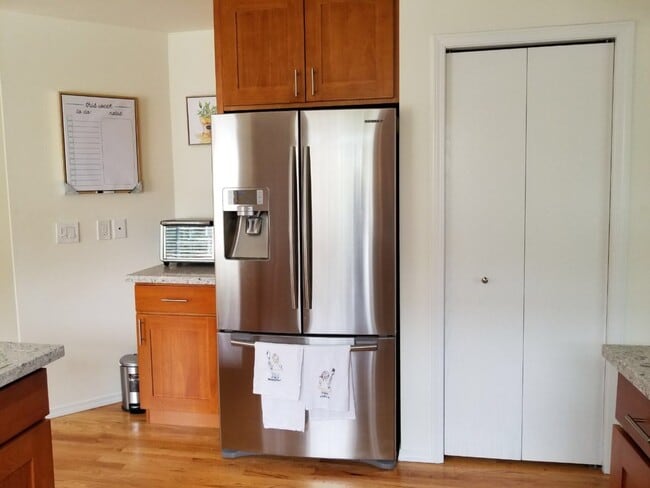 Building Photo - Beautiful 2 Story 4 Bed 2.5 Bath Home in N...