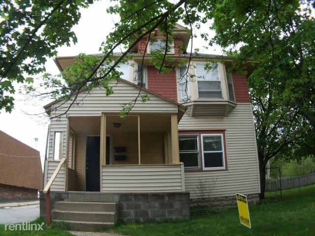 2 br, 1 bath - 1552 Coit Ave NE # 2 #2 upper - 2 br, 1 bath  - 1552 Coit Ave NE # 2 #2 upper