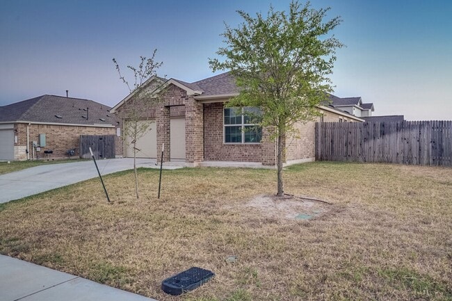 Building Photo - 3201 Kenner Dr
