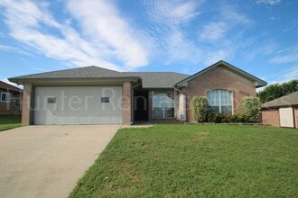Building Photo - 2506 Eastwood Dr