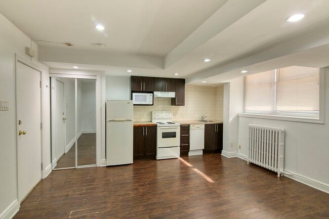 Building Photo - 6211 Av. Lennox