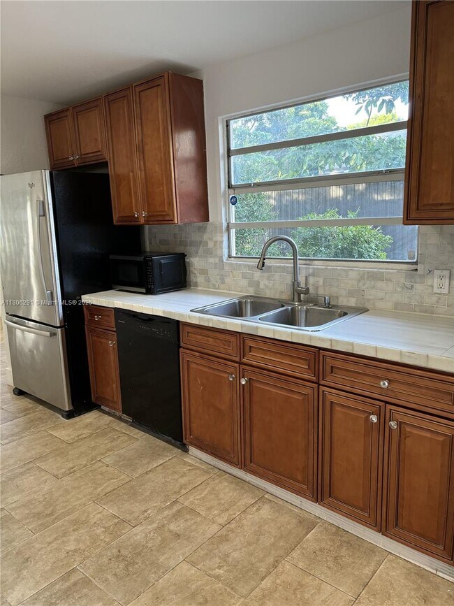 Foto del edificio - 1416 SW 33rd Ct