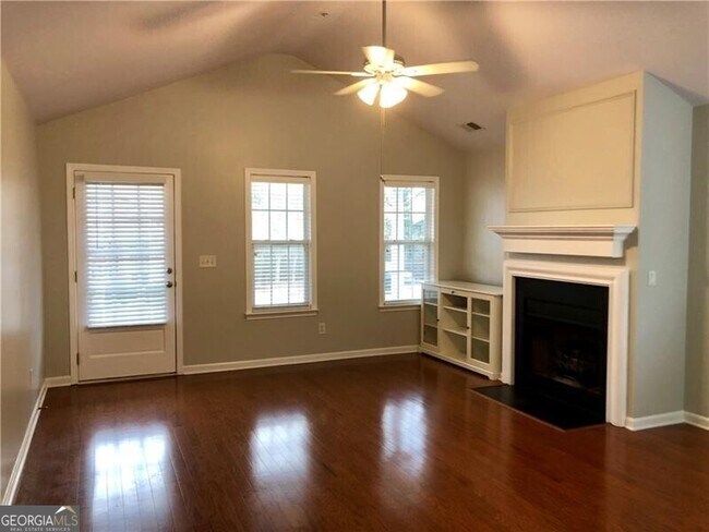 Foto del edificio - 1407 Cottage Dr NW