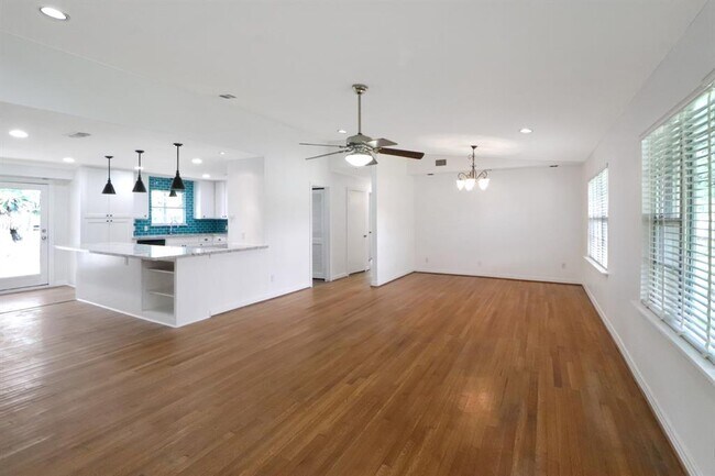 Foto del edificio - 5518 Holly St