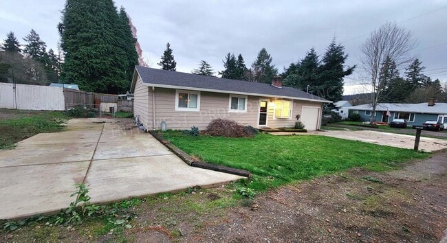 Remodeled 3 bedroom Ranch Style Milwaukie Home With SS Appliances, Fenced Backyard, Washer/Dryer ... - Remodeled 3 bedroom Ranch Style Milwaukie Home With SS Appliances, Fenced Backyard, Washer/Dryer ...