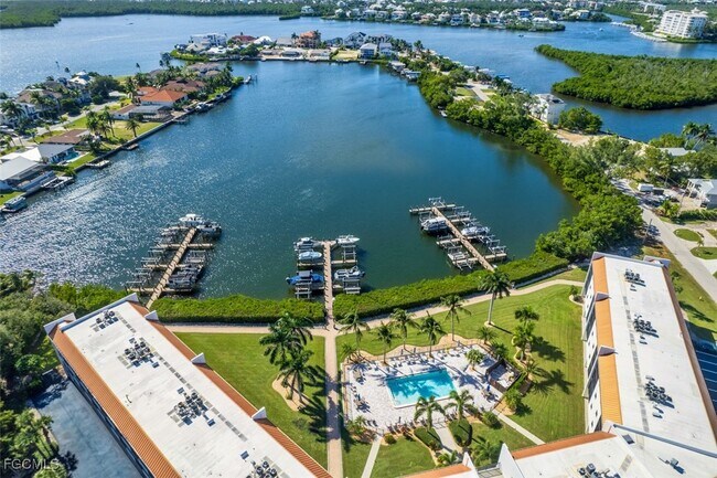 Building Photo - 226 3rd St