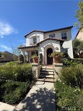 Building Photo - 25 Golf Dr