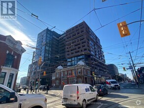 Building Photo - 270-270 Dufferin St