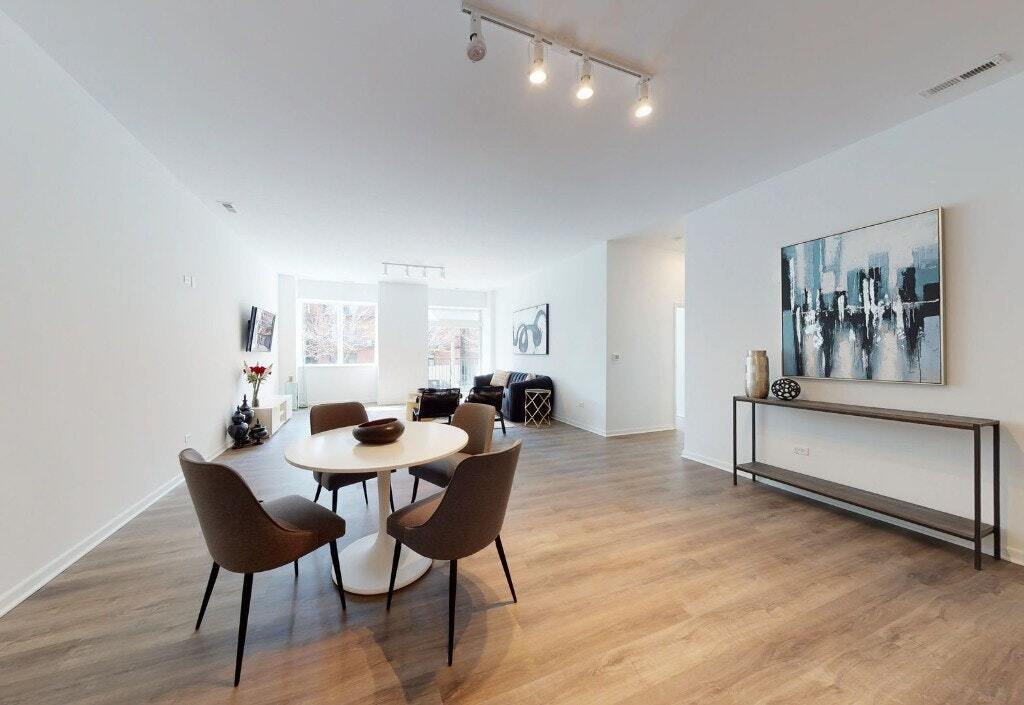 Foto principal - 2555 S Wabash Ave