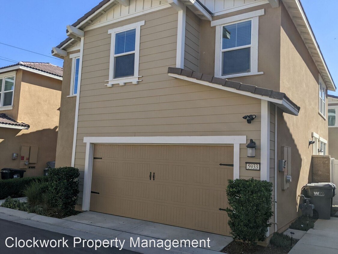 Foto principal - 3 br, 2.5 bath House - 5933 Oatfield Ave