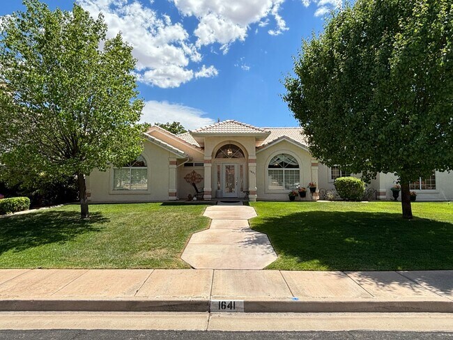 Building Photo - ALL UTILITIES INCLUDED!!  3 Bedroom Home i...