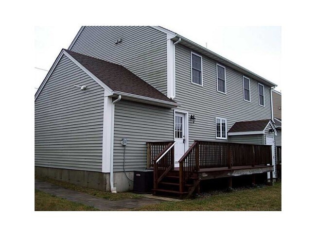 Building Photo - 18 Reservoir Ave