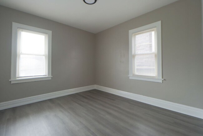 Foto del edificio - 4108 Grand Blvd