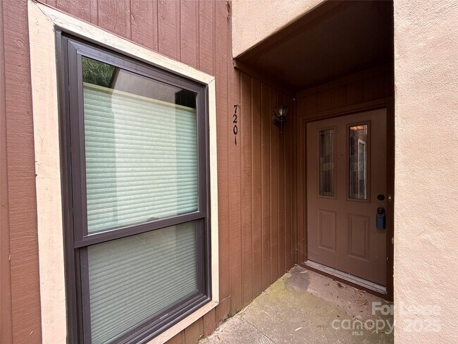 Foto del edificio - 7201 Winery Ln