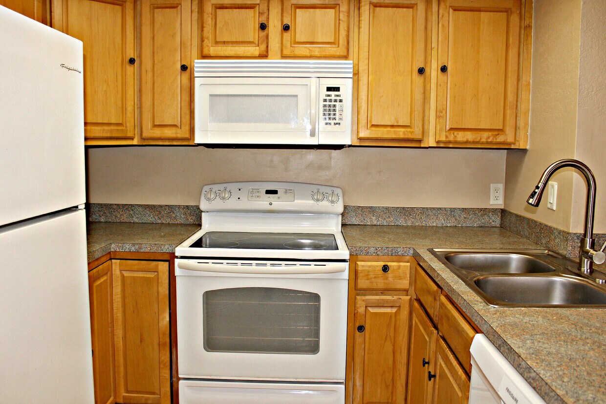 Foto principal - 1500 SE Royal Green Cir