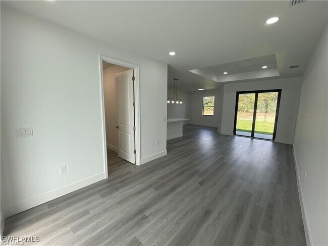 Foto del edificio - 615 Addison St E