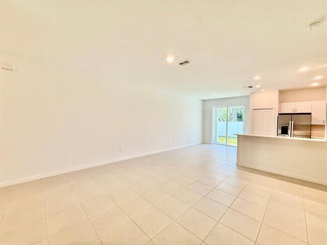 Foto del edificio - 10409 GOLDEN SANDS Ave