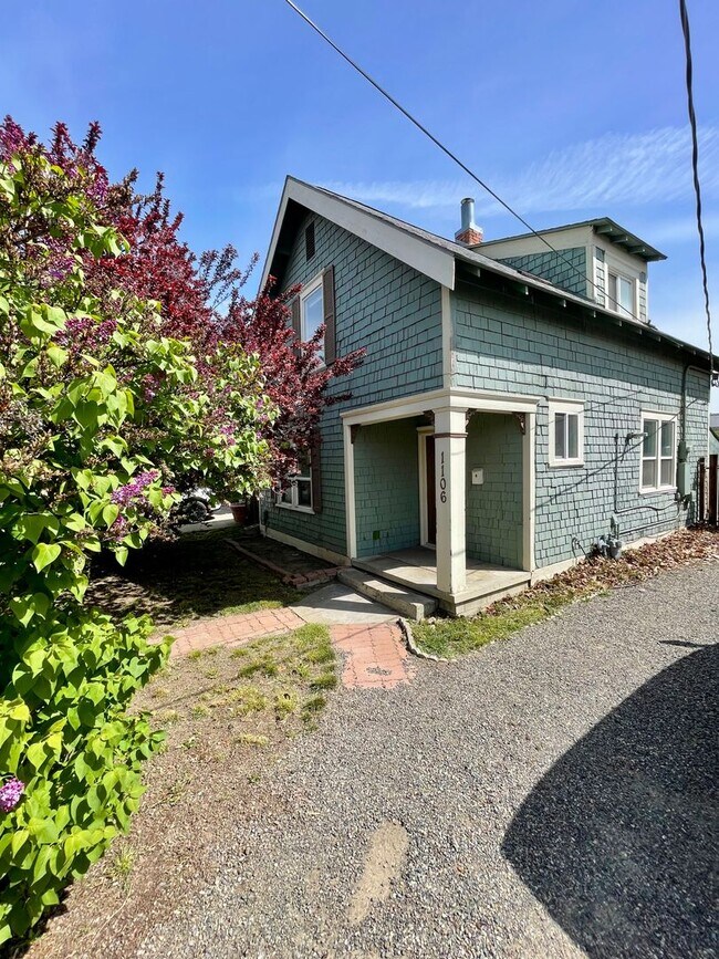 Building Photo - 1106 N B St