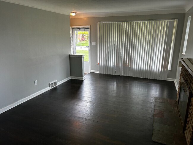 Building Photo - 16405 EGO, EASTPOINTE - AVAILABLE FOR LEASE
