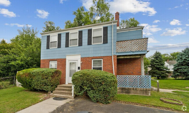 Building Photo - 211 W Parkway Ave