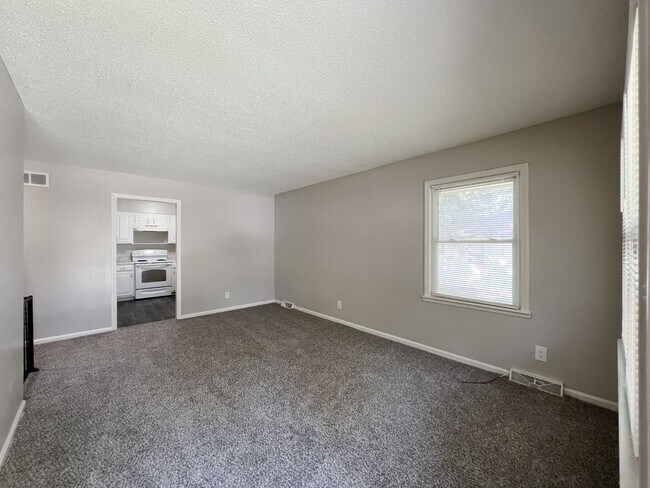 Foto del edificio - SEE IT NOW: Beautiful 2-Bedroom Home in Lo...