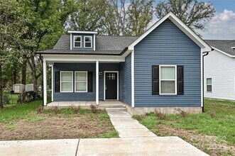 Building Photo - 636 Harrison St