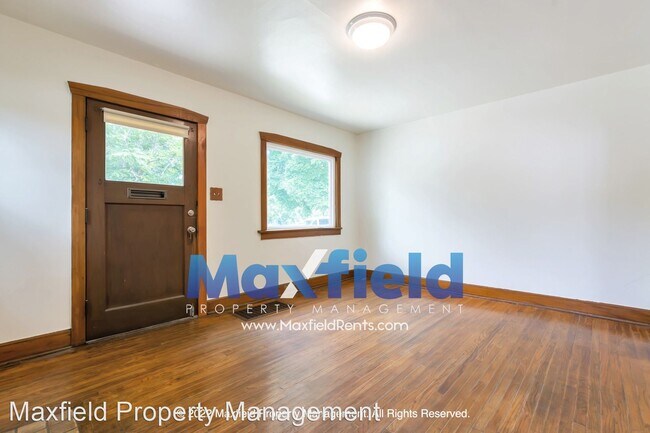 Building Photo - 2 br, 1 bath House - 1002 E Wilson Ave.