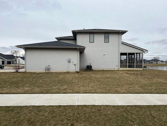 Foto del edificio - 1879 Woodlark Dr