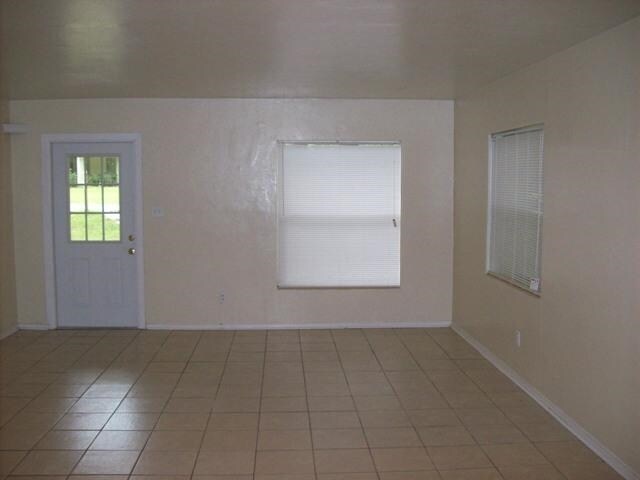 Building Photo - 1327 Diamond St