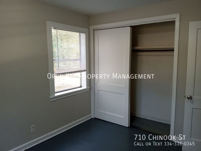 Building Photo - 710 Chinook St