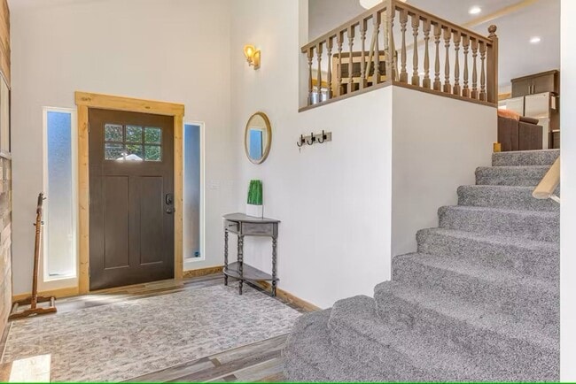 Building Photo - Adorable remodel in the heart of South Cle...