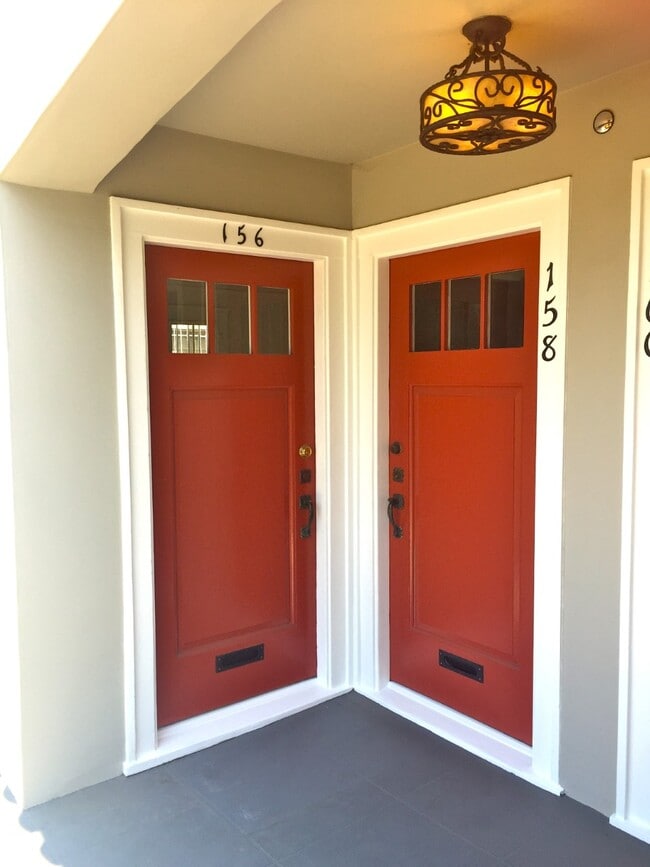 Building Photo - 156 S Catalina St