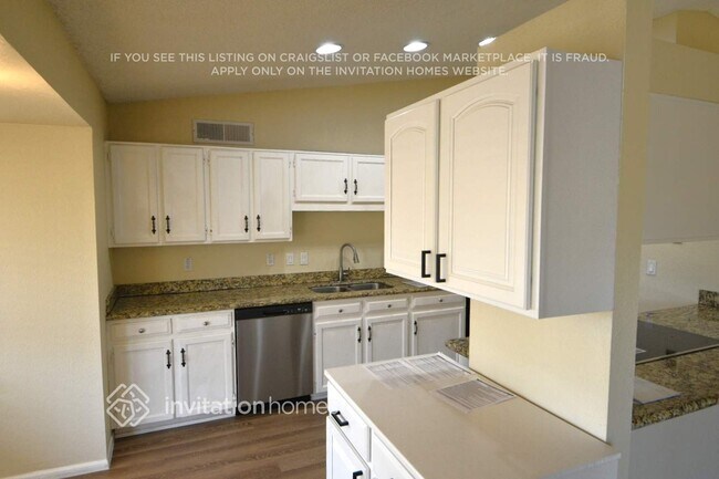 Building Photo - 3538 E Anderson Dr